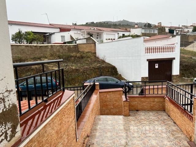 Vista exterior de Casa adosada en venta en Aliseda