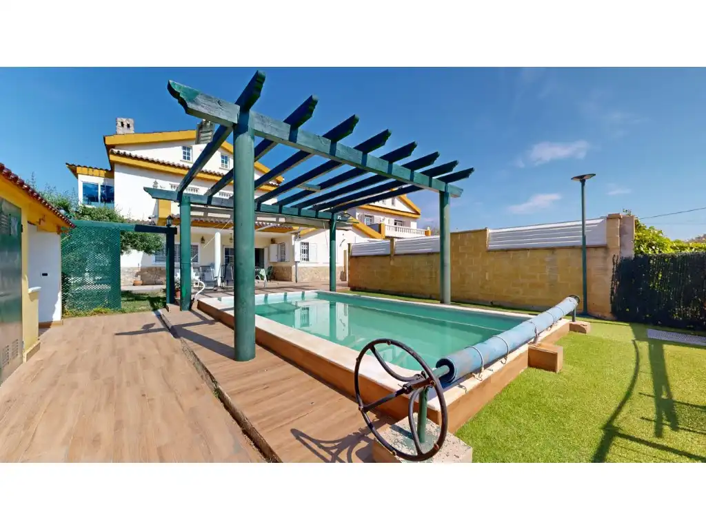 Piscina de Casa o xalet en venda en Castellón de la Plana / Castelló de la Plana