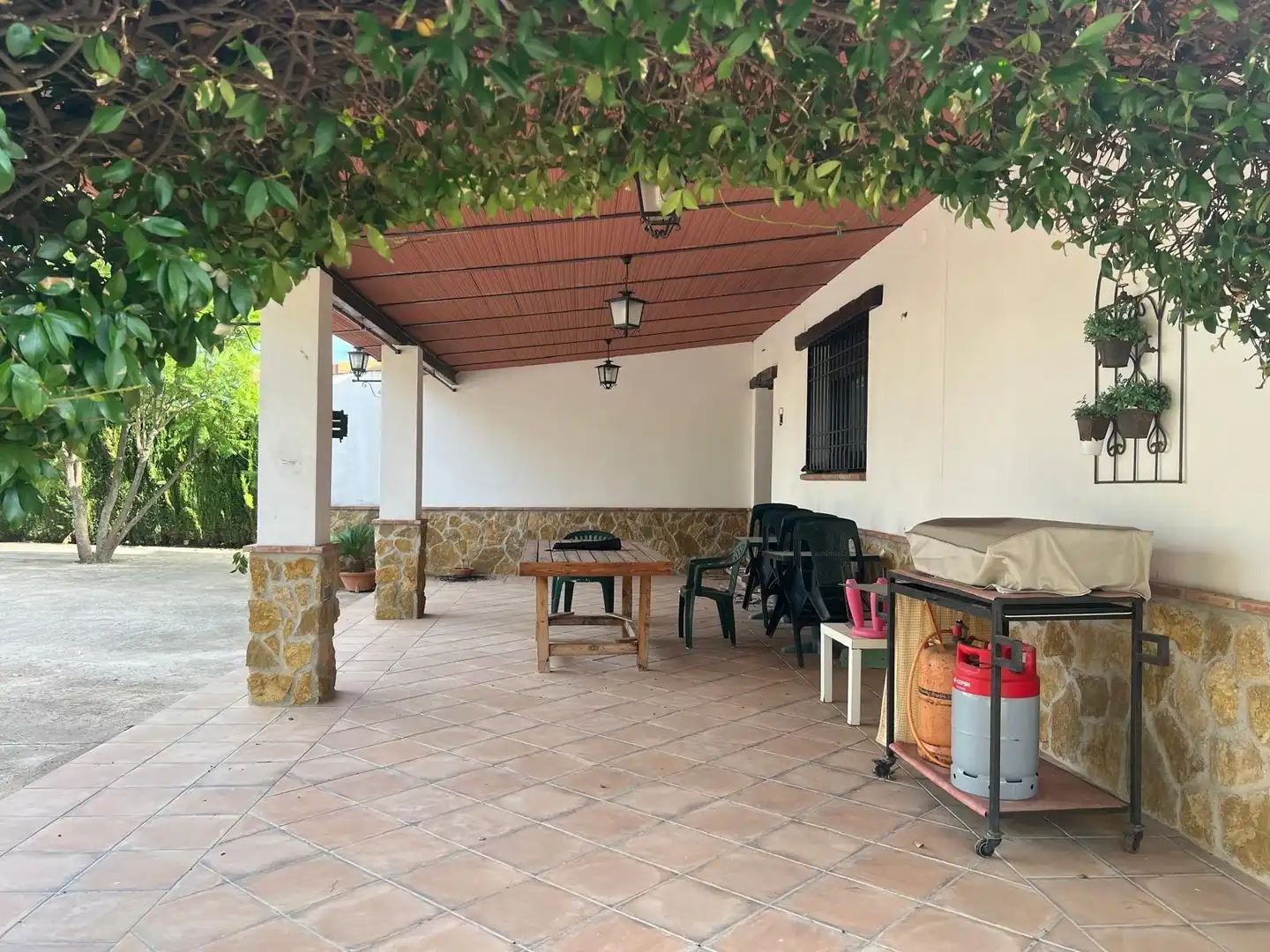 Terrassa de Finca rústica en venda en Almodóvar del Río amb Aire condicionat, Piscina i Alarma