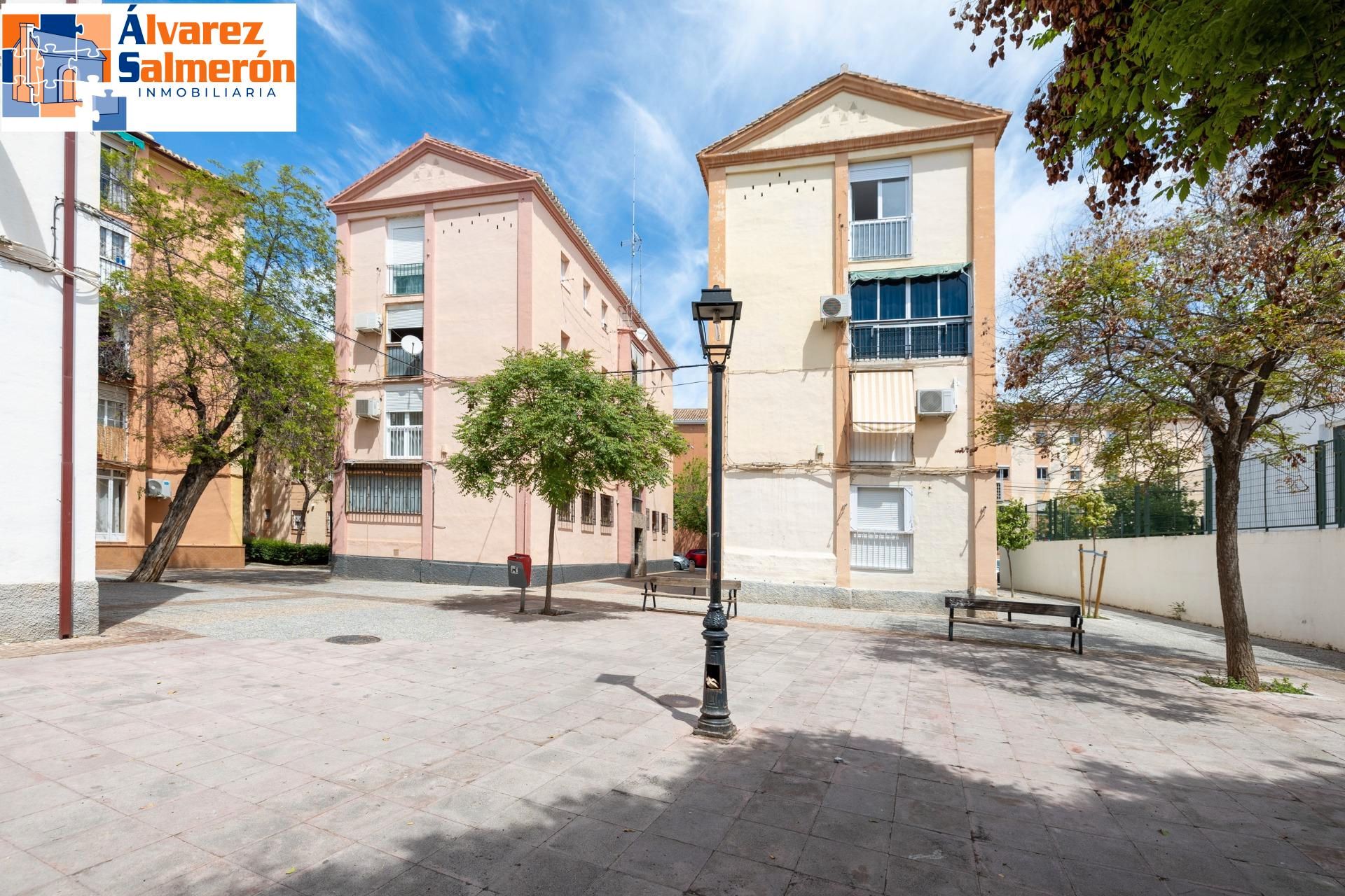 Exterior view of Flat for sale in  Granada Capital  with Air Conditioner, Heating and Storage room