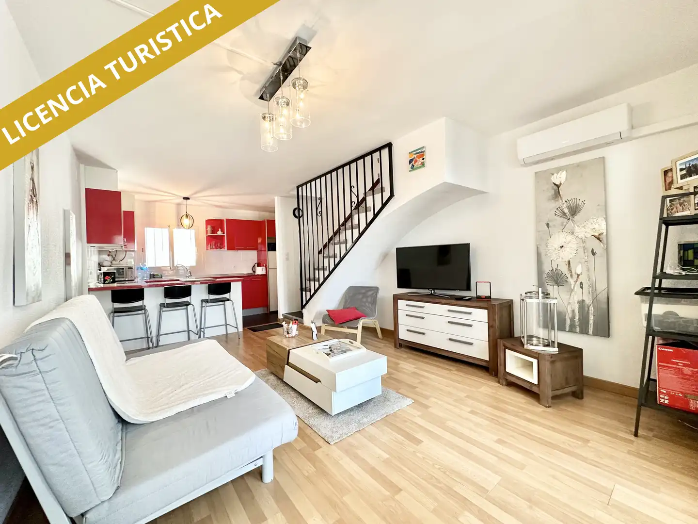 Casa con terrazza in vendita a Carrer de Josep Carner