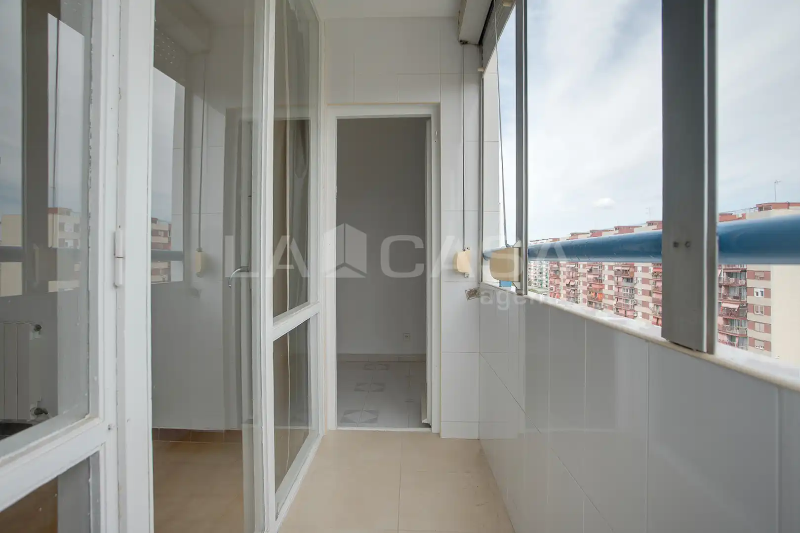 Habitación de Piso en venta en L'Hospitalet de Llobregat con Calefacción y Balcón