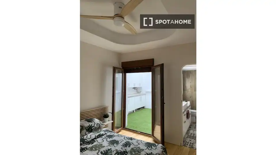 Bedroom of Flat for rent in Valencia  with Air Conditioner, Heating and Furnished