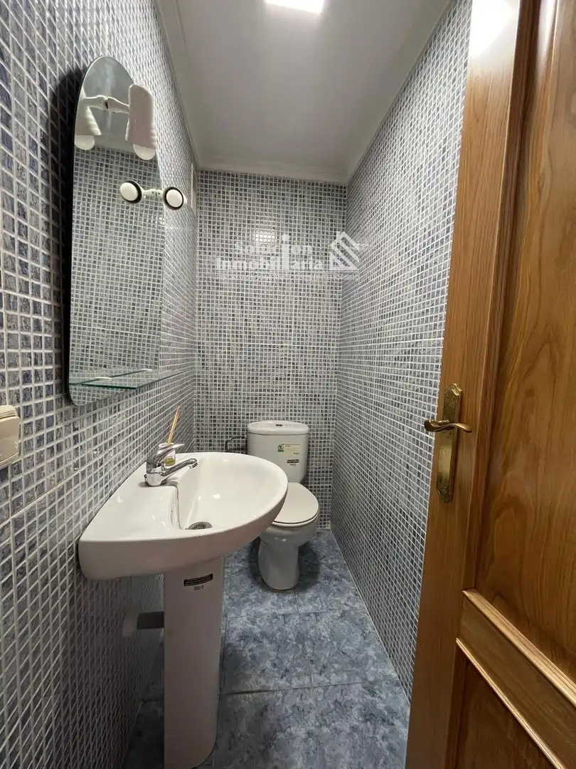 Baño de Piso en venta en Salamanca con Calefacción, Terraza y Amueblado
