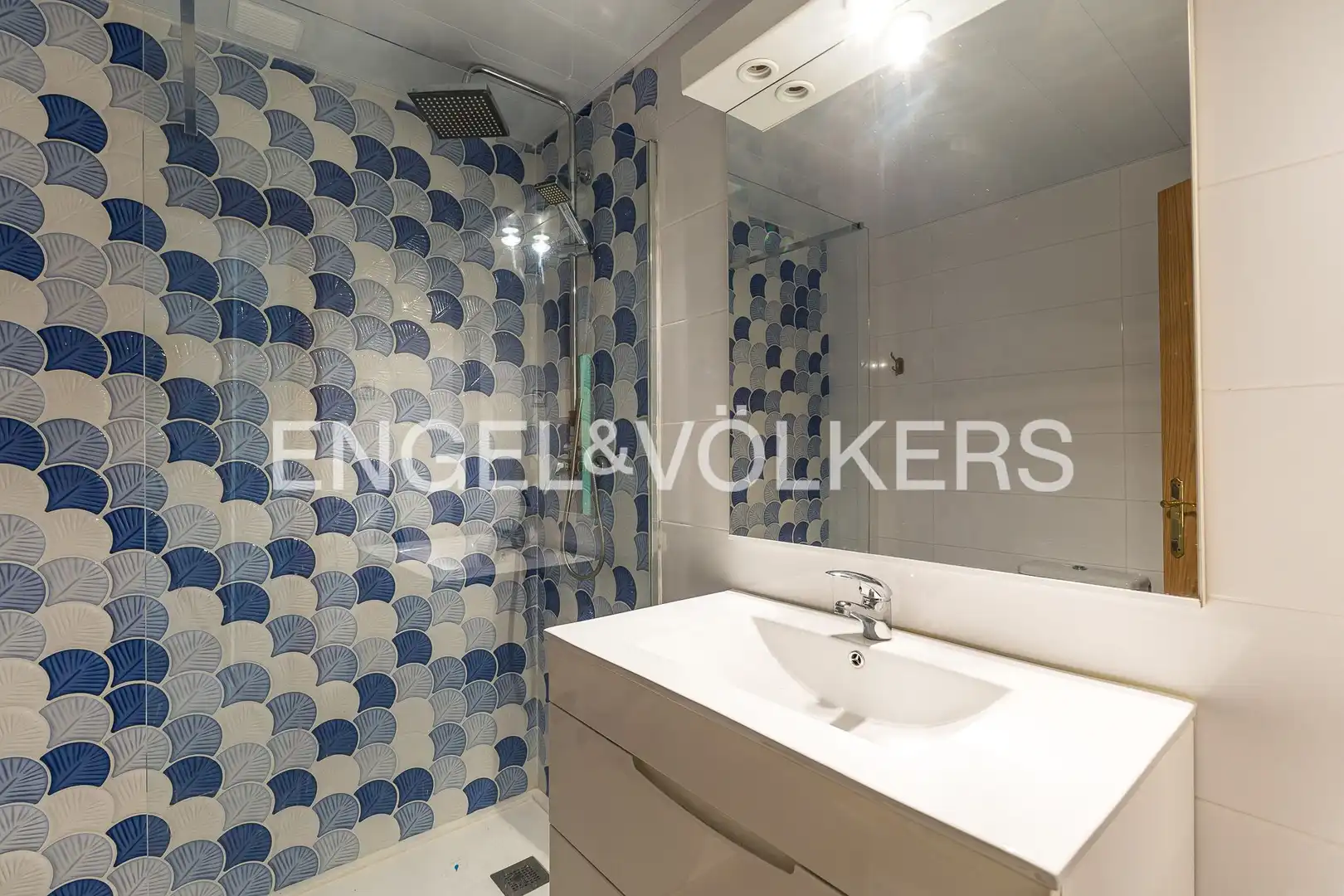 Badezimmer von Maisonette zum Verkauf in Torredembarra mit Klimaanlage, Heizung und Terrasse