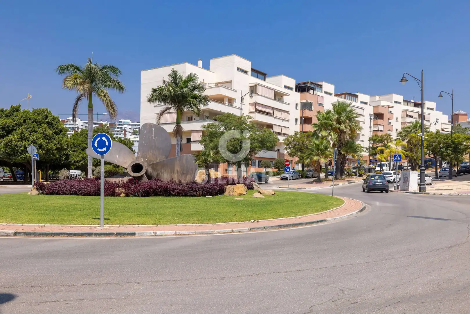 Vista exterior de Apartament en venda en Estepona amb Calefacció, Jardí privat i Piscina
