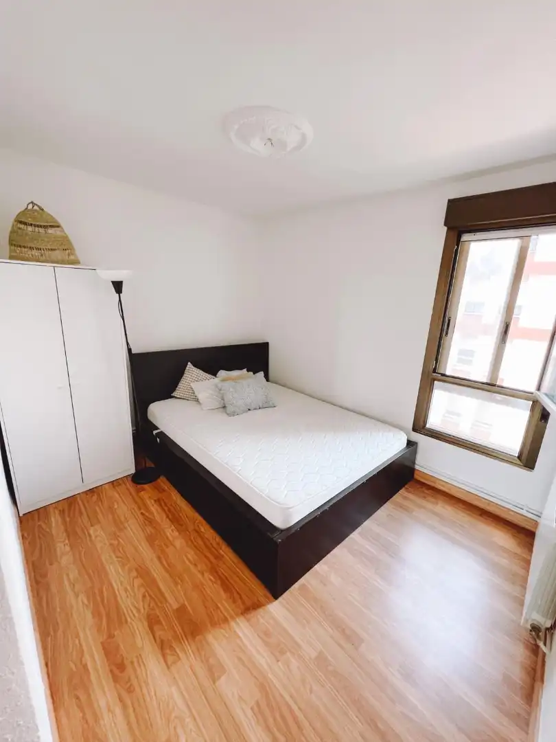 Bedroom of Flat for rent in Castro-Urdiales  with Heating, Terrace and Furnished