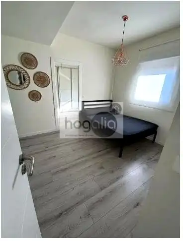Habitación de Ático de alquiler en Sevilla con Aire acondicionado, Jardín privado y Terraza