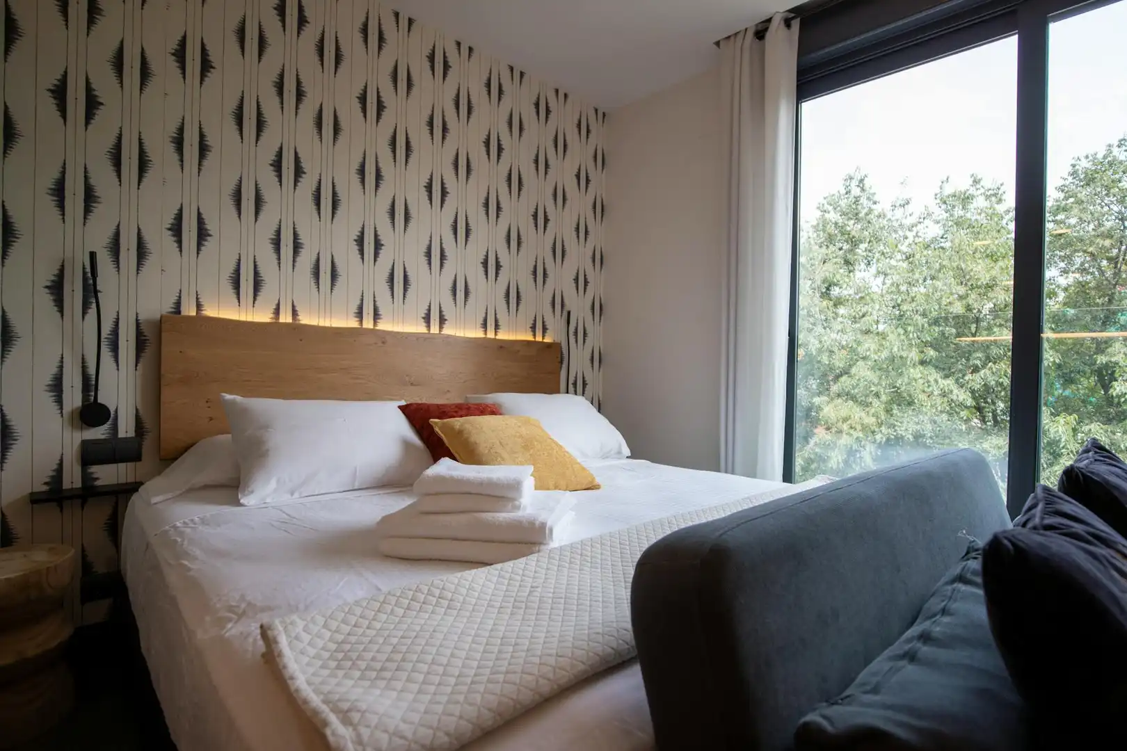 Bedroom of Flat for rent in  Madrid Capital  with Air Conditioner, Furnished and TV