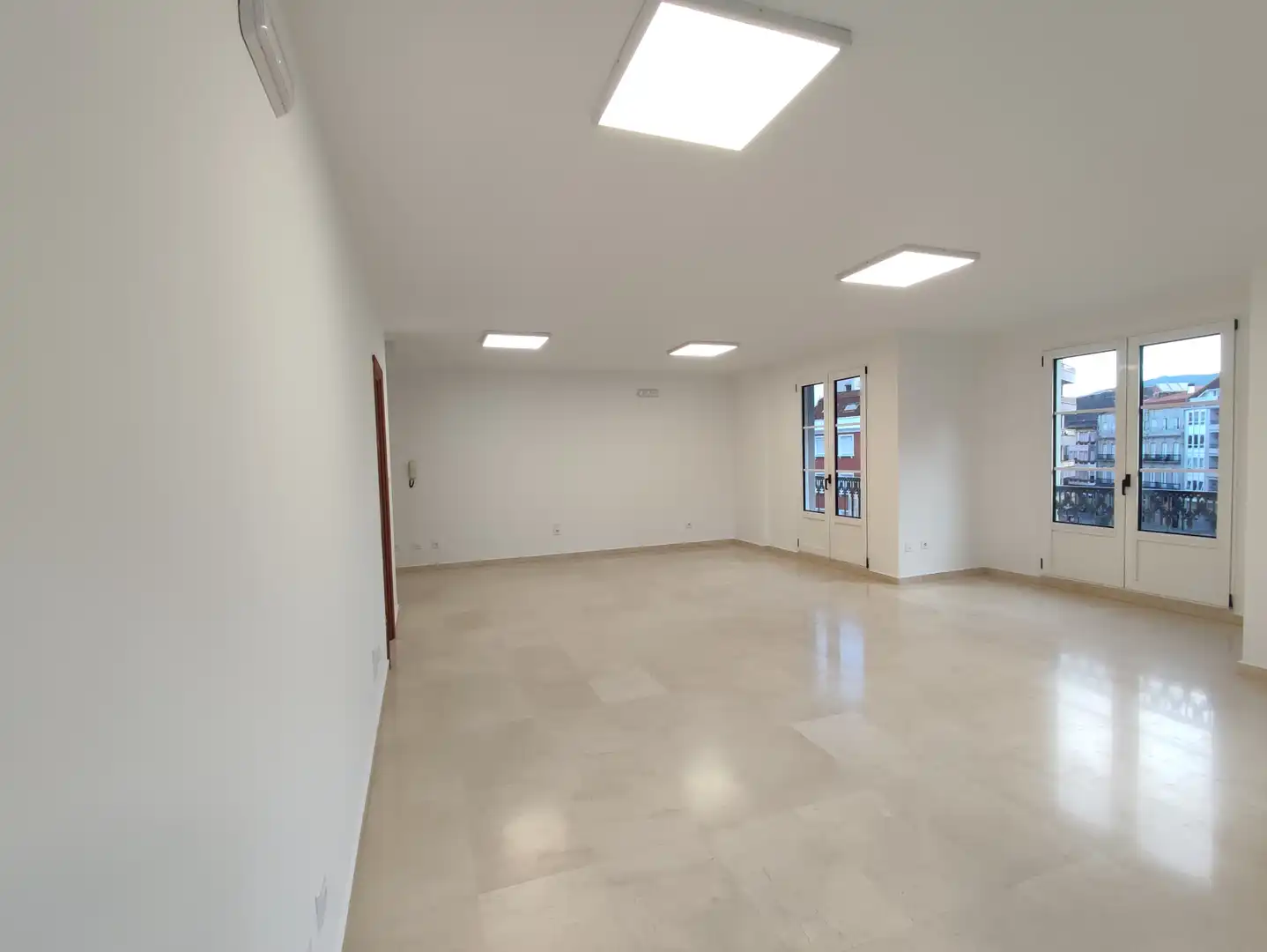Büro zur Miete in Vilagarcía de Arousa mit Balkon