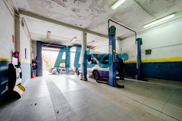 Local comercial en Venta en SANDALIO LÓPEZ en Tres Olivos - Valverde