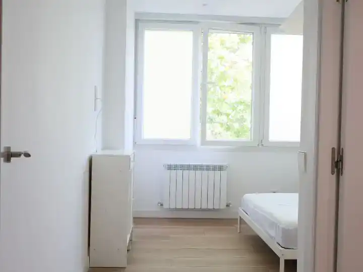 Schlafzimmer von Wohnung zur Miete in  Madrid Capital mit Klimaanlage