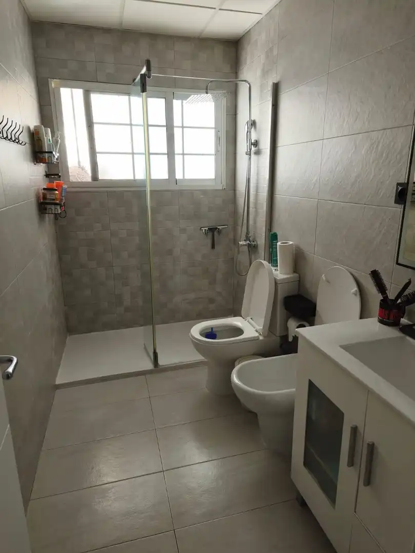 Bany de Planta baixa en venda en Málaga amb Aire condicionat i Terrassa