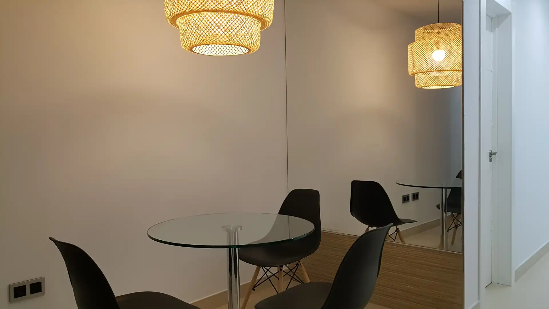 Menjador de Apartament de lloguer en Málaga amb Aire condicionat, Calefacció i Moblat
