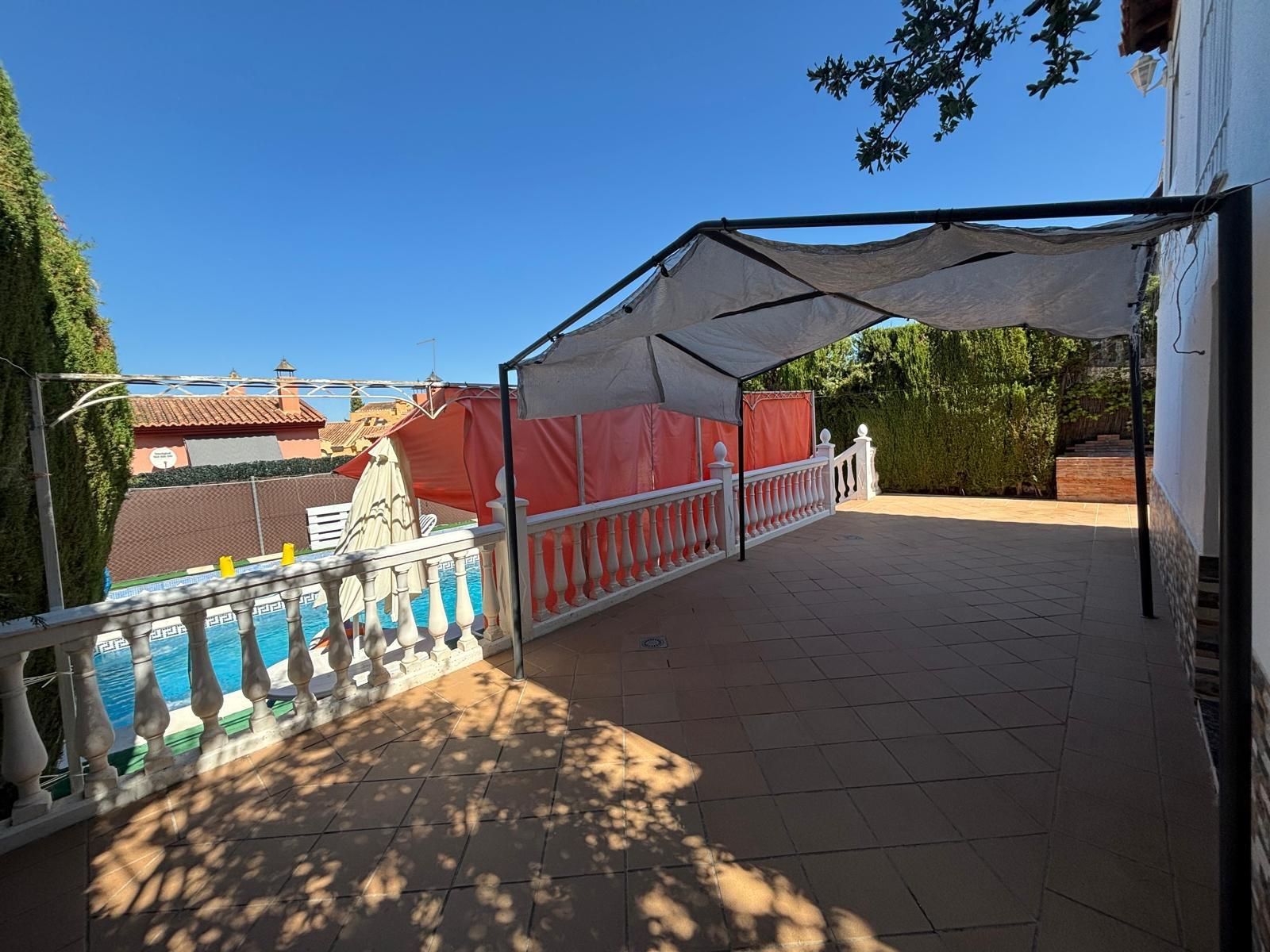 Casa o chalet en venta en Calle MENTA, Altos de la Zubia