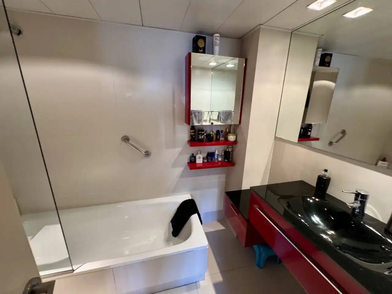 Bathroom of Houses for sale in Cerdanyola del Vallès  with Air Conditioner, Heating and Private garden