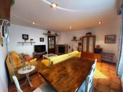 Living room of House or chalet for sale in Utrera  with Air Conditioner, Private garden and Terrace