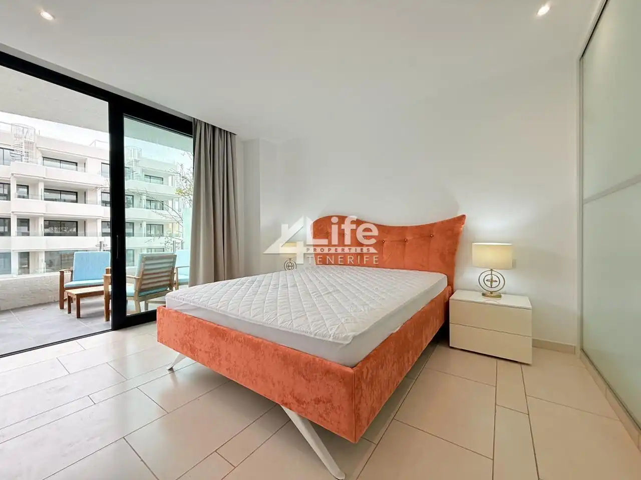Habitación de Apartamento de alquiler en Arona con Aire acondicionado, Terraza y Piscina