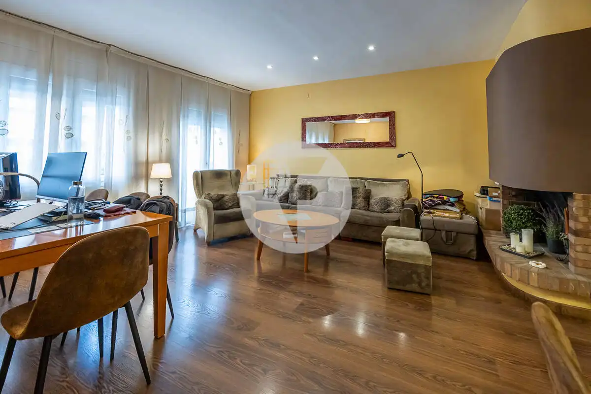 Sala d'estar de Casa adosada en venda en Sabadell amb Aire condicionat, Calefacció i Terrassa