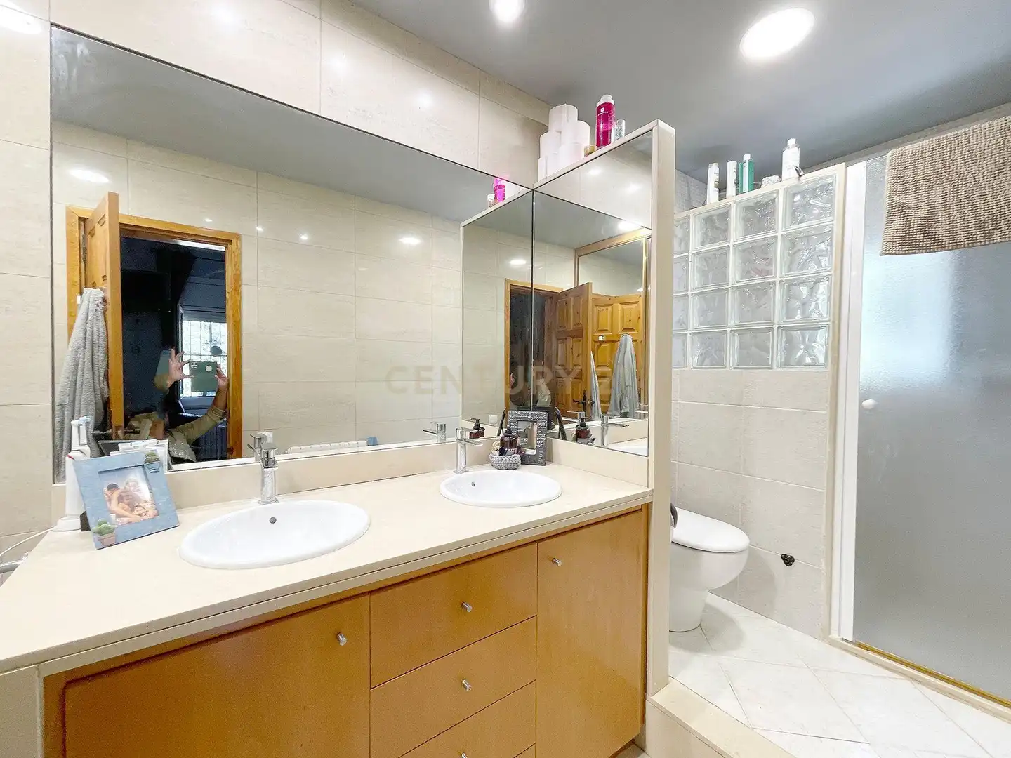 Bathroom of Houses for sale in Terrassa  with Air Conditioner, Private garden and Storage room
