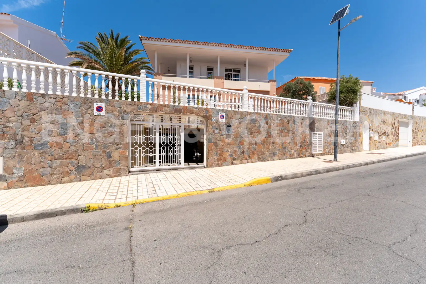 Vista exterior de Casa o xalet en venda en Mogán amb Calefacció, Jardí privat i Terrassa