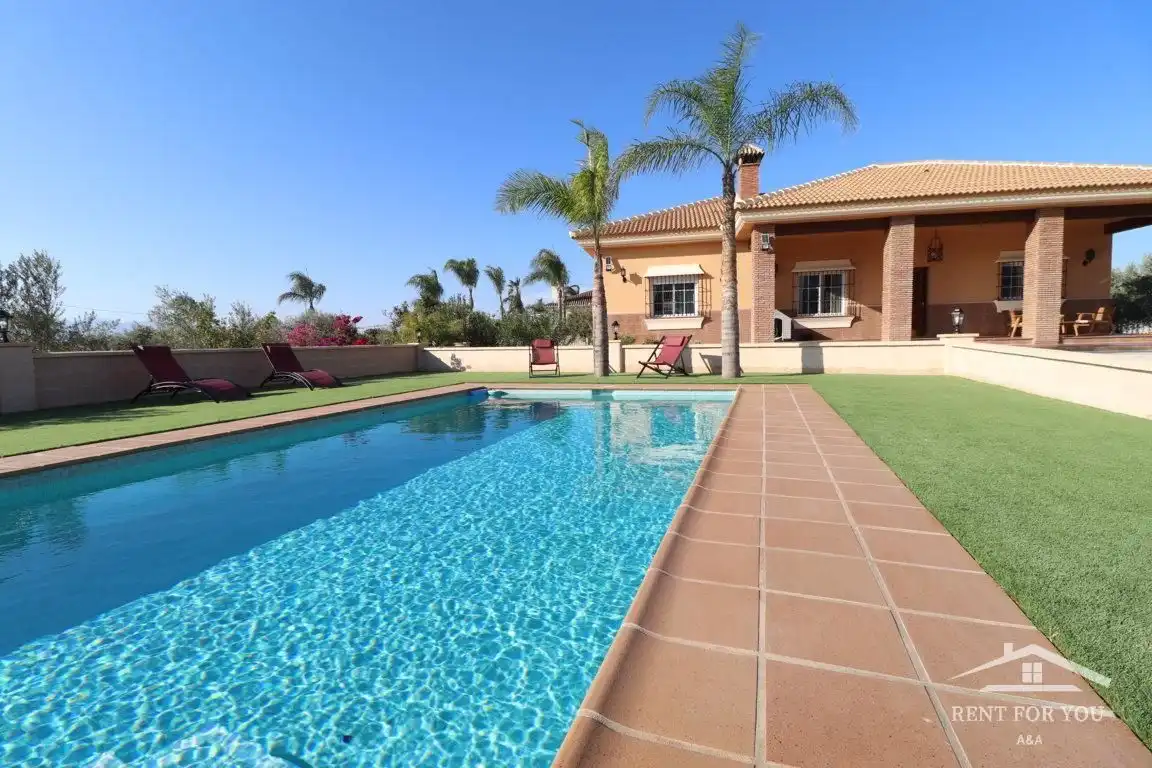 Piscina de Casa o xalet de lloguer en Alhaurín El Grande amb Aire condicionat, Jardí privat i Terrassa