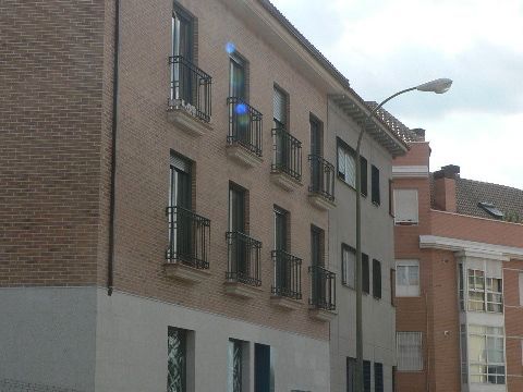 Vista exterior de Local de lloguer en  Madrid Capital amb Aire condicionat, Calefacció i Moblat