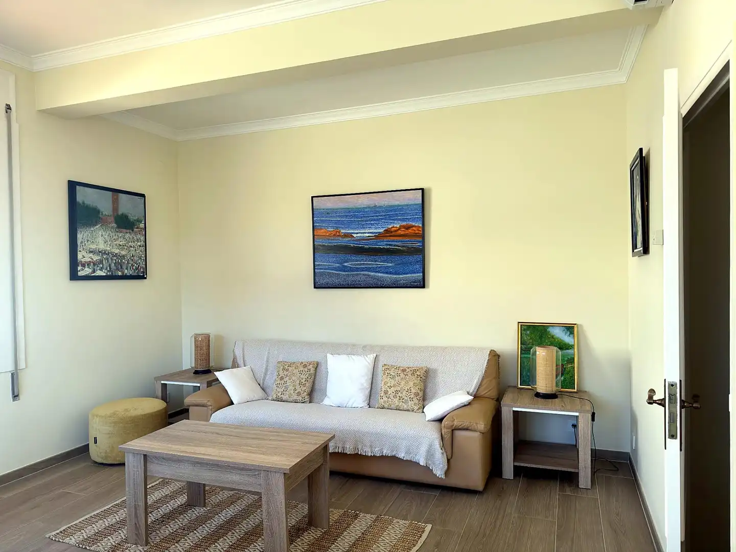 Sala d'estar de Apartament en venda en Figueres amb Aire condicionat, Terrassa i Moblat