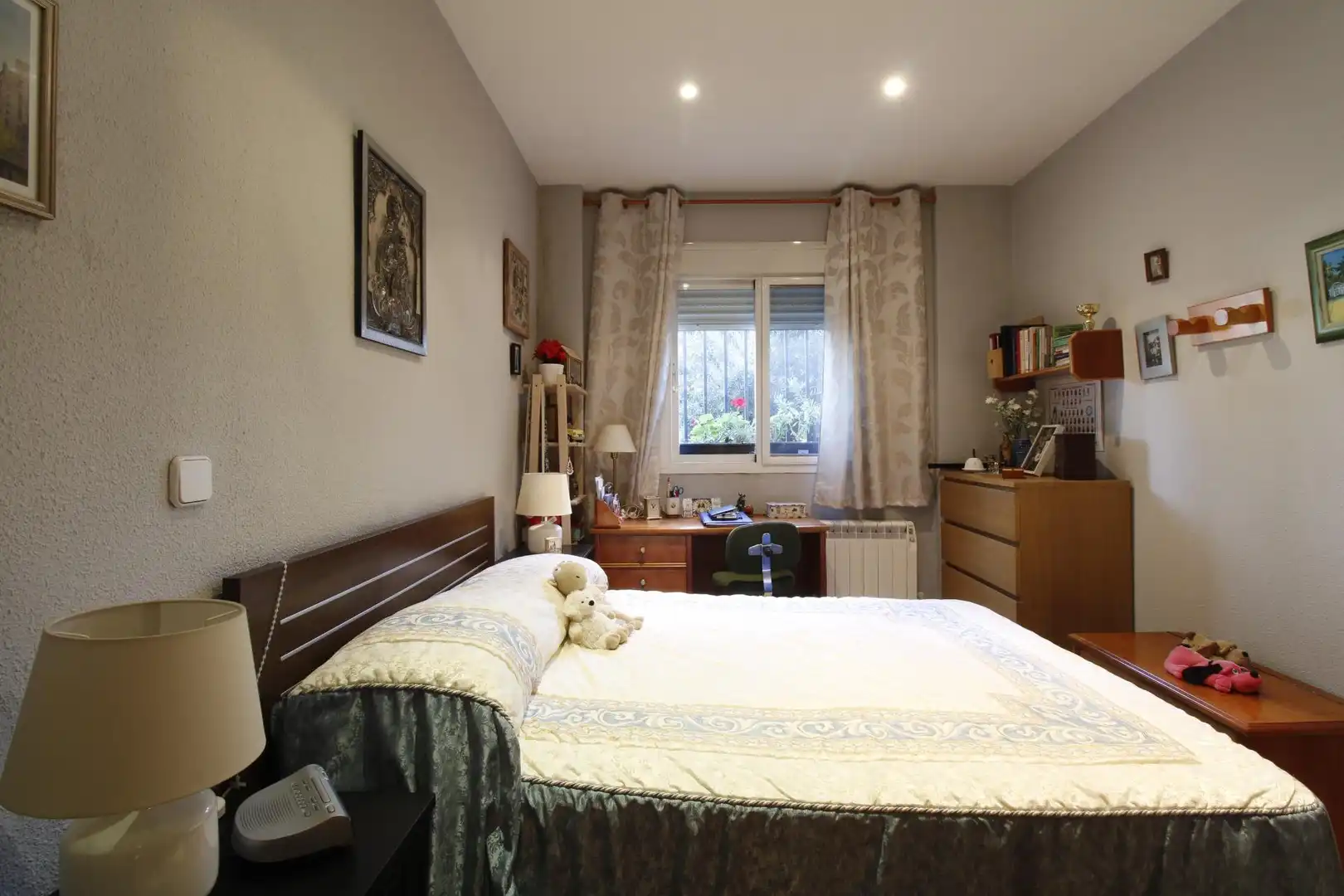 Dormitori de Apartament en venda en Madrid amb Aire condicionat, Calefacció i Moblat