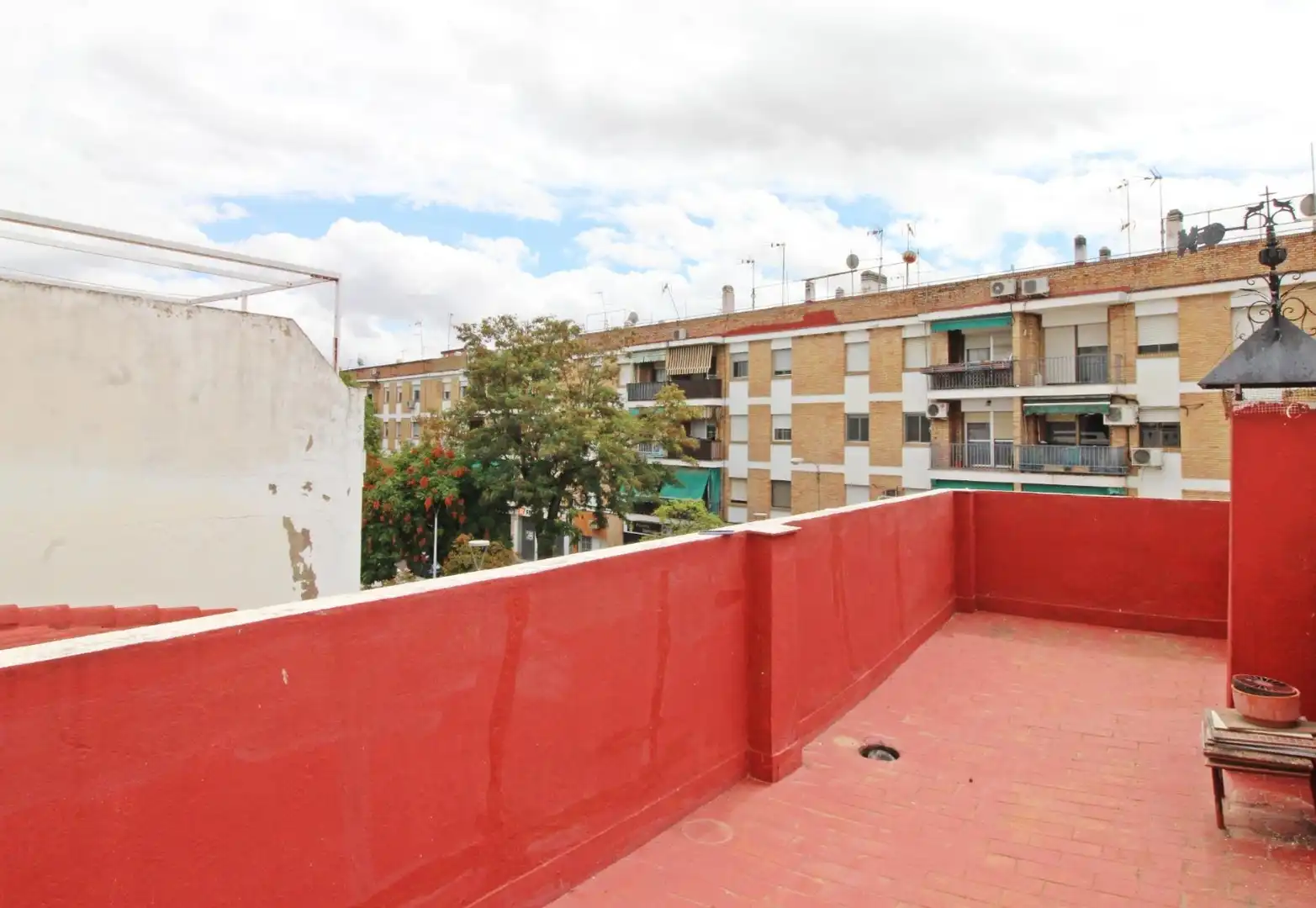 Vista exterior de Casa o xalet en venda en Córdoba amb Terrassa