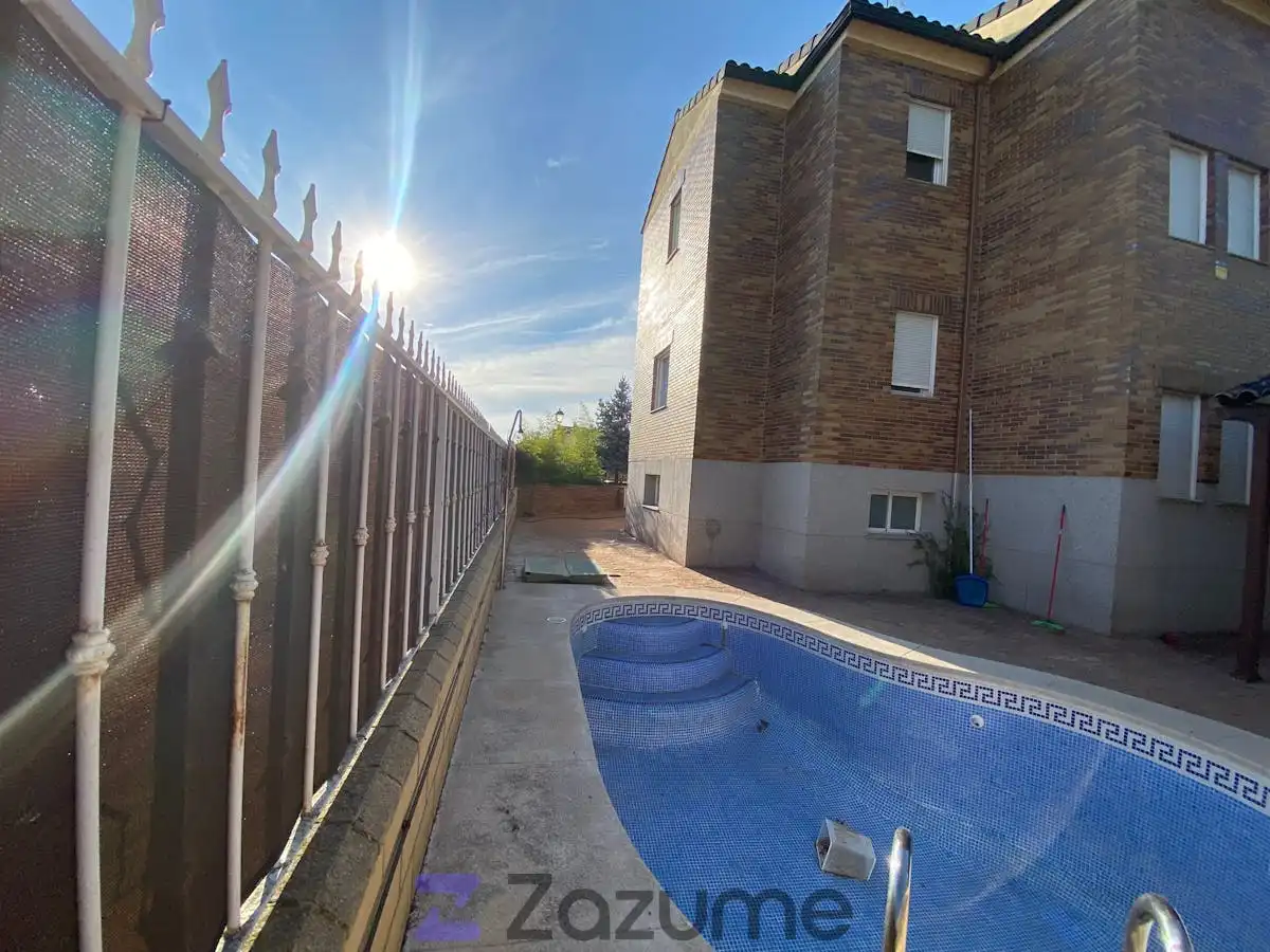 Casa o chalet de alquiler en C. Valencia, Ugena