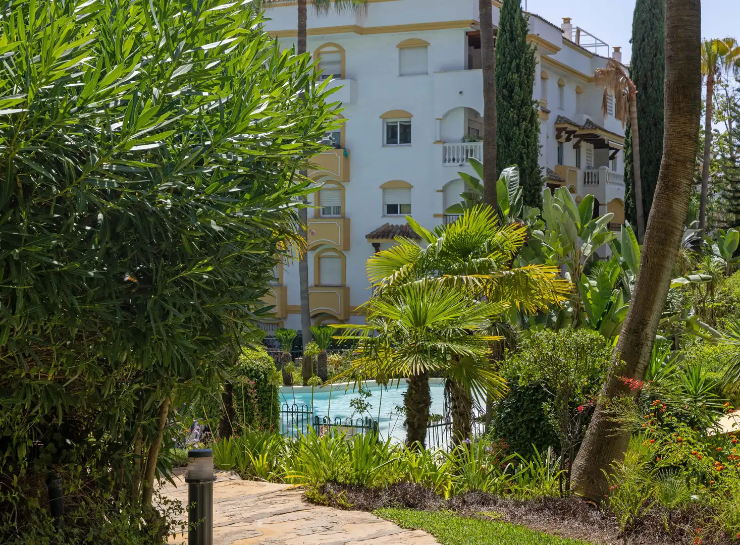 Garten von Dachboden zum Verkauf in Marbella mit Klimaanlage, Heizung und Terrasse