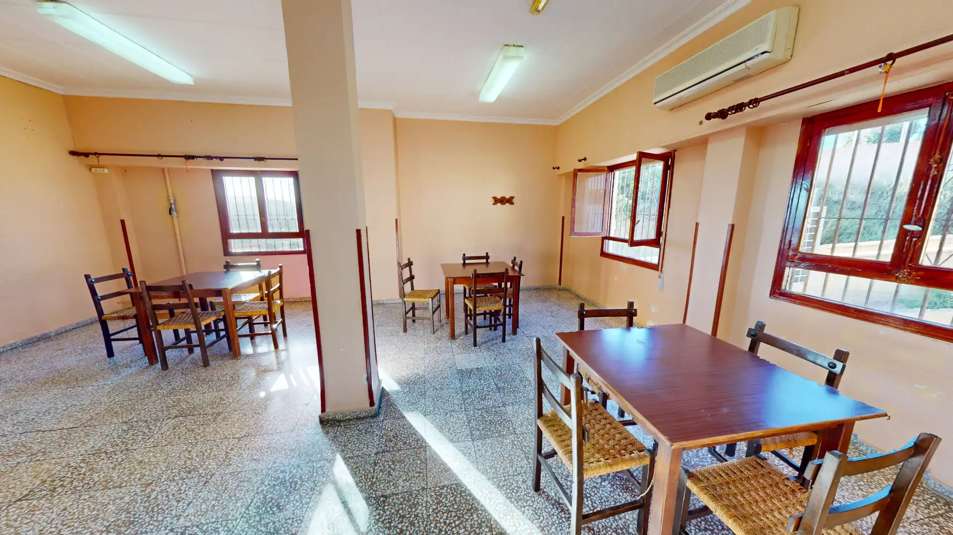 Commercial properties for sale in Busot  with Air Conditioner and Furnished