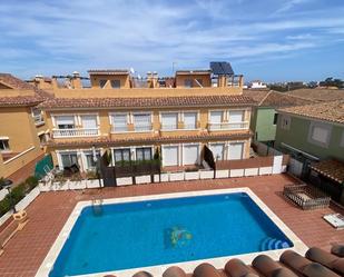 Piscina de Casa adosada de lloguer en Moncofa amb Aire condicionat, Terrassa i Balcó