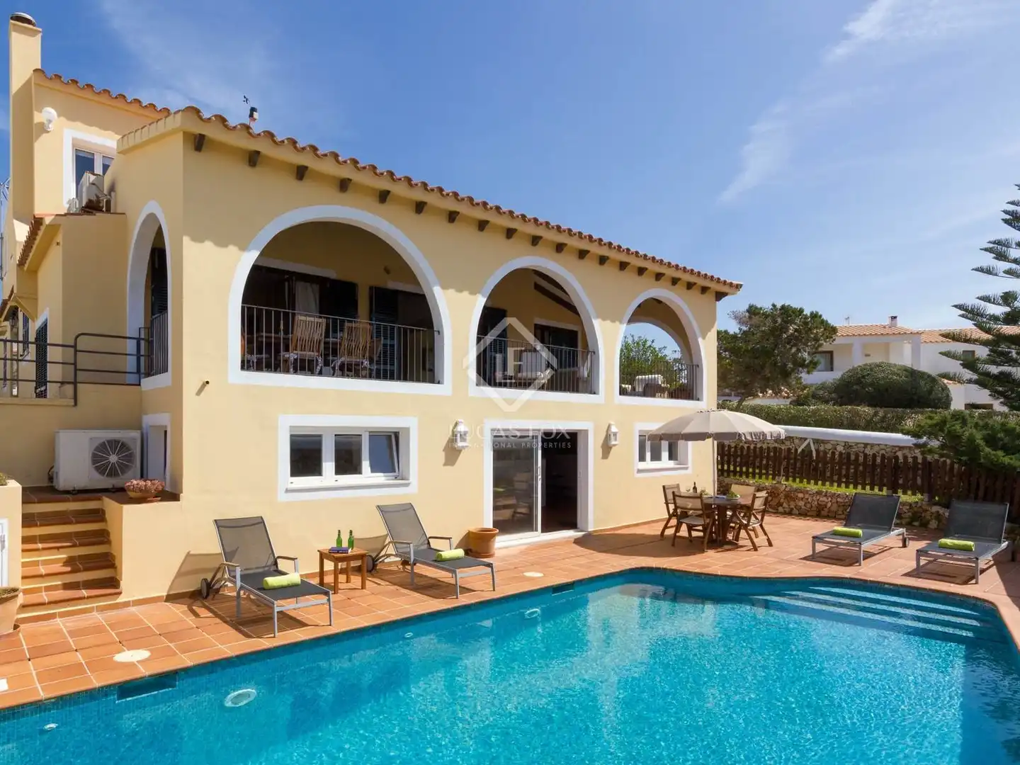 Vista exterior de Casa o xalet en venda en Ciutadella de Menorca amb Aire condicionat, Calefacció i Jardí privat