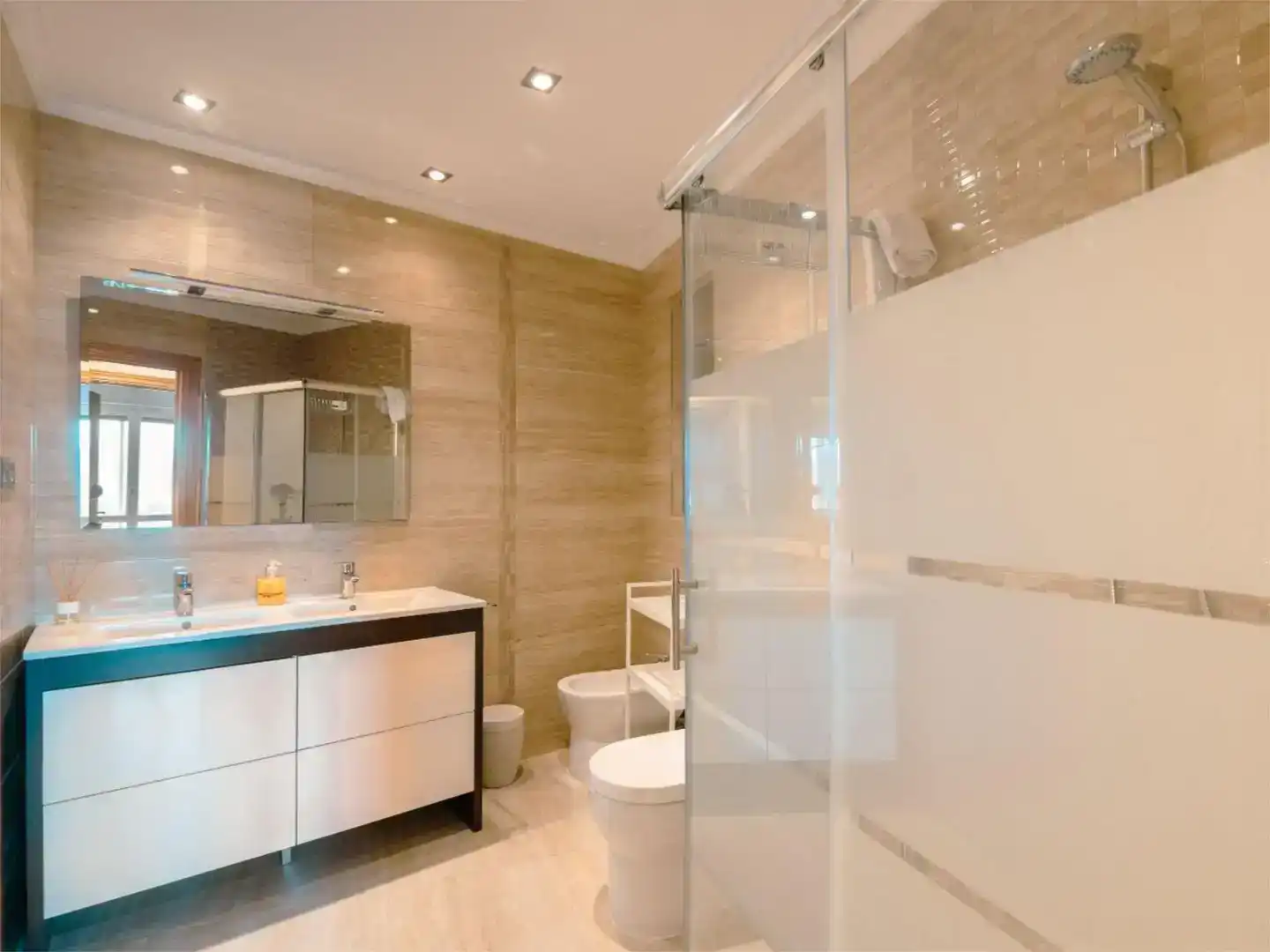 Badezimmer von Wohnung zur Miete in Haro mit Balkon