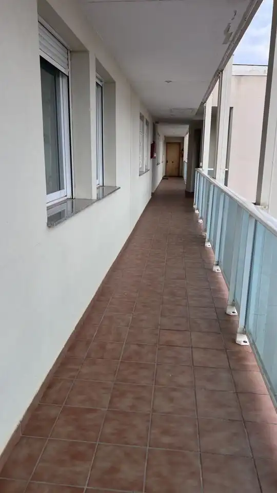 Wohnung zum Verkauf in Torreblanca mit Klimaanlage, Terrasse und Möbliert