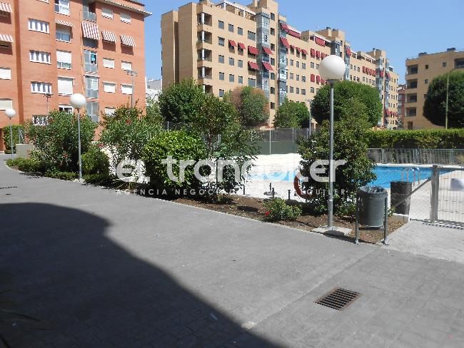 Exterior view of Flat to rent in  Madrid Capital  with Swimming Pool, Furnished and Washing machine