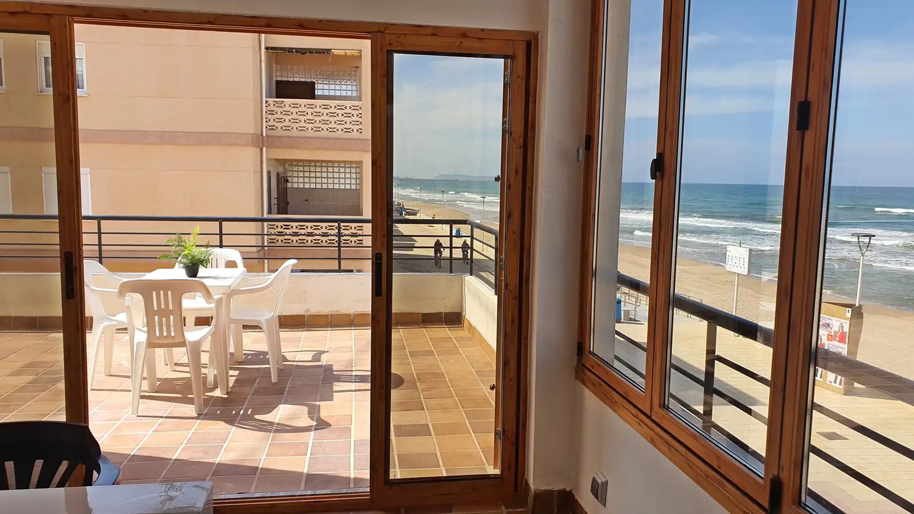 Habitación de Apartamento de alquiler en Miramar con Aire acondicionado, Terraza y Amueblado