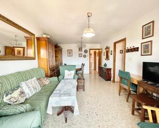 Living room of Flat to rent in  Granada Capital  with Heating, Terrace and Balcony