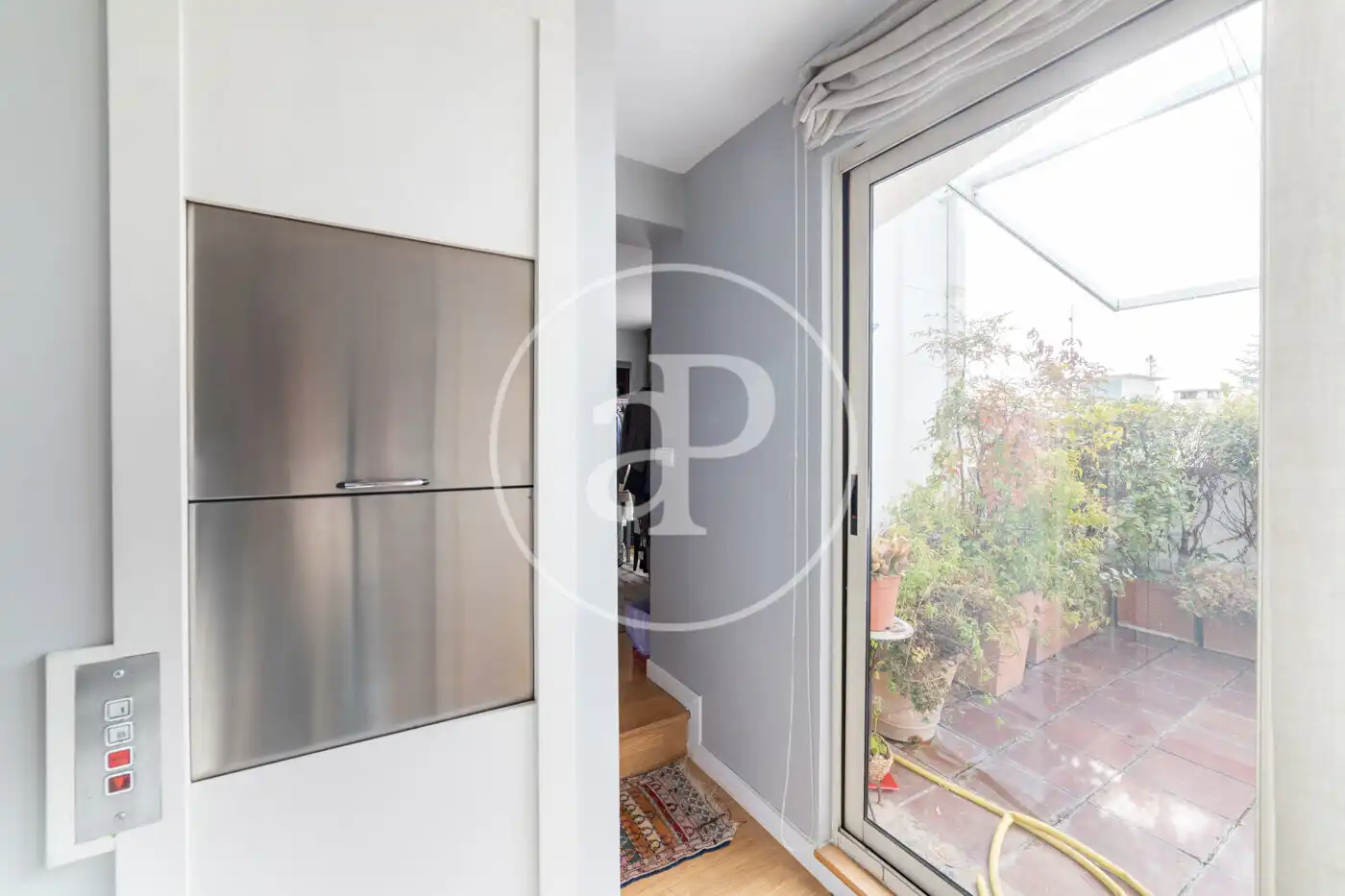 Dúplex en venta en Madrid con Aire acondicionado, Calefacción y Jardín privado