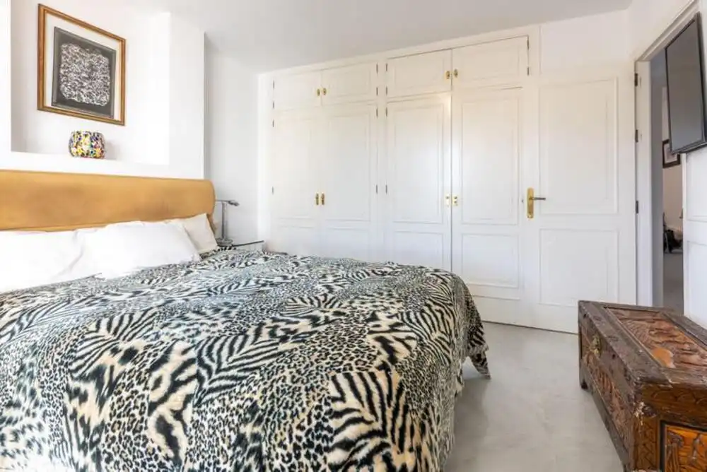 Schlafzimmer von Dachboden zum Verkauf in Atalaya mit Terrasse, Schwimmbad und Alarm