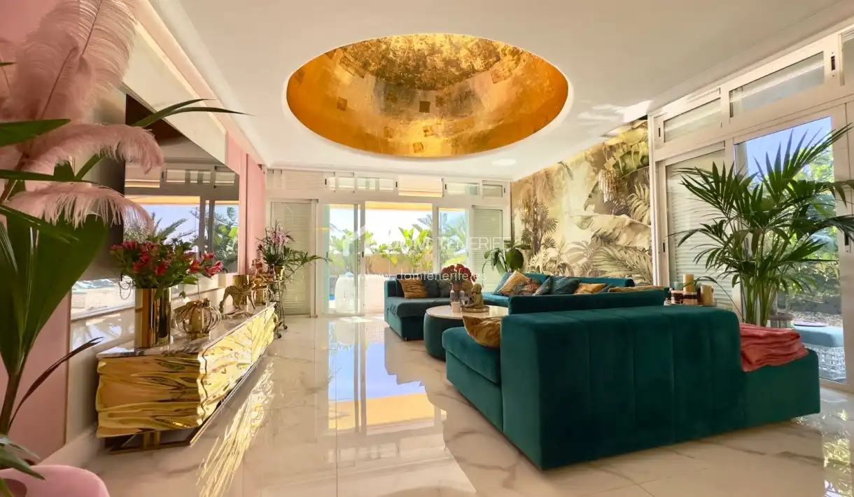 Sala de estar de Casa o chalet en venta en Adeje con Aire acondicionado, Terraza y Trastero