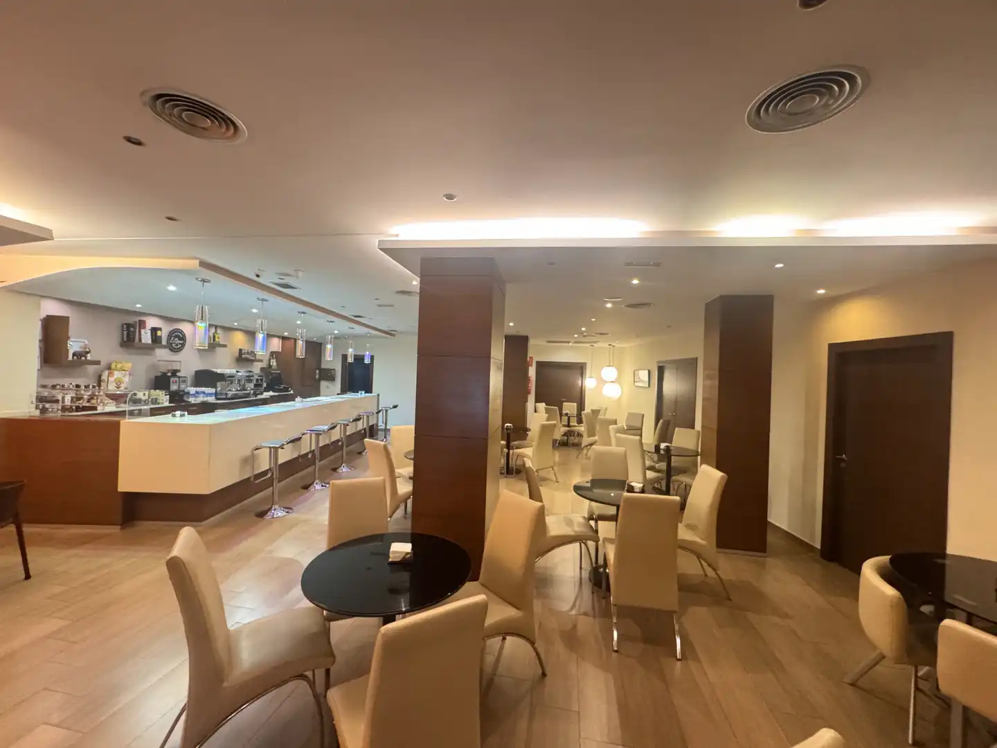 Local comercial en venta en Avinguda del País Valencià 65, imagen 19