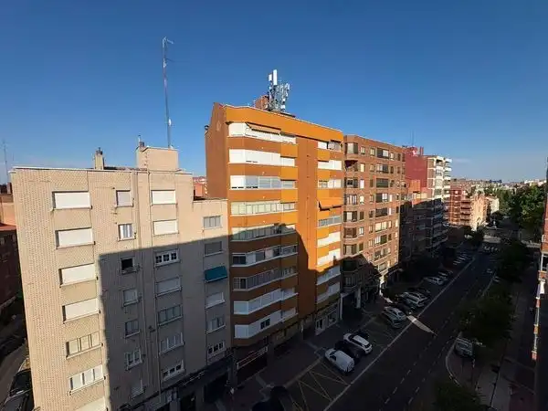 Vista exterior de Pis en venda en Hospital 
