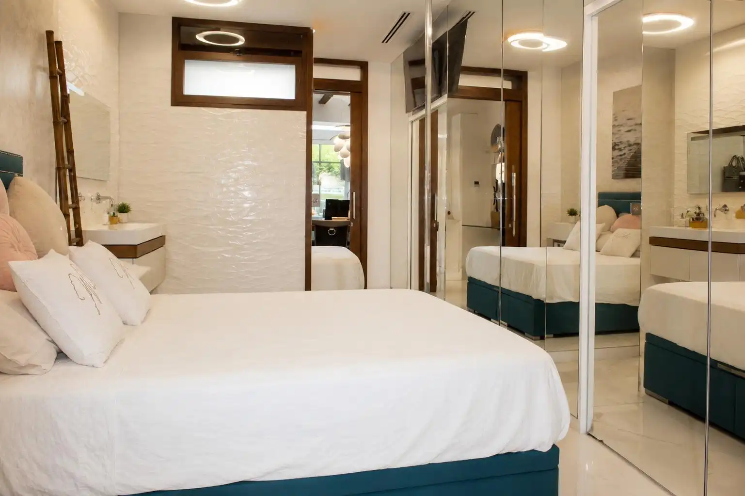 Bedroom of Duplexes for sale in Valencia  with Terrace and Swimming Pool