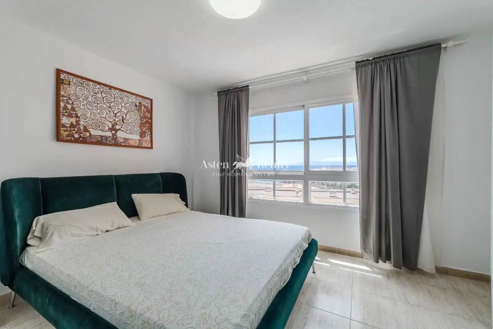 Schlafzimmer von Dachboden zum Verkauf in Adeje mit Terrasse, Schwimmbad und Möbliert