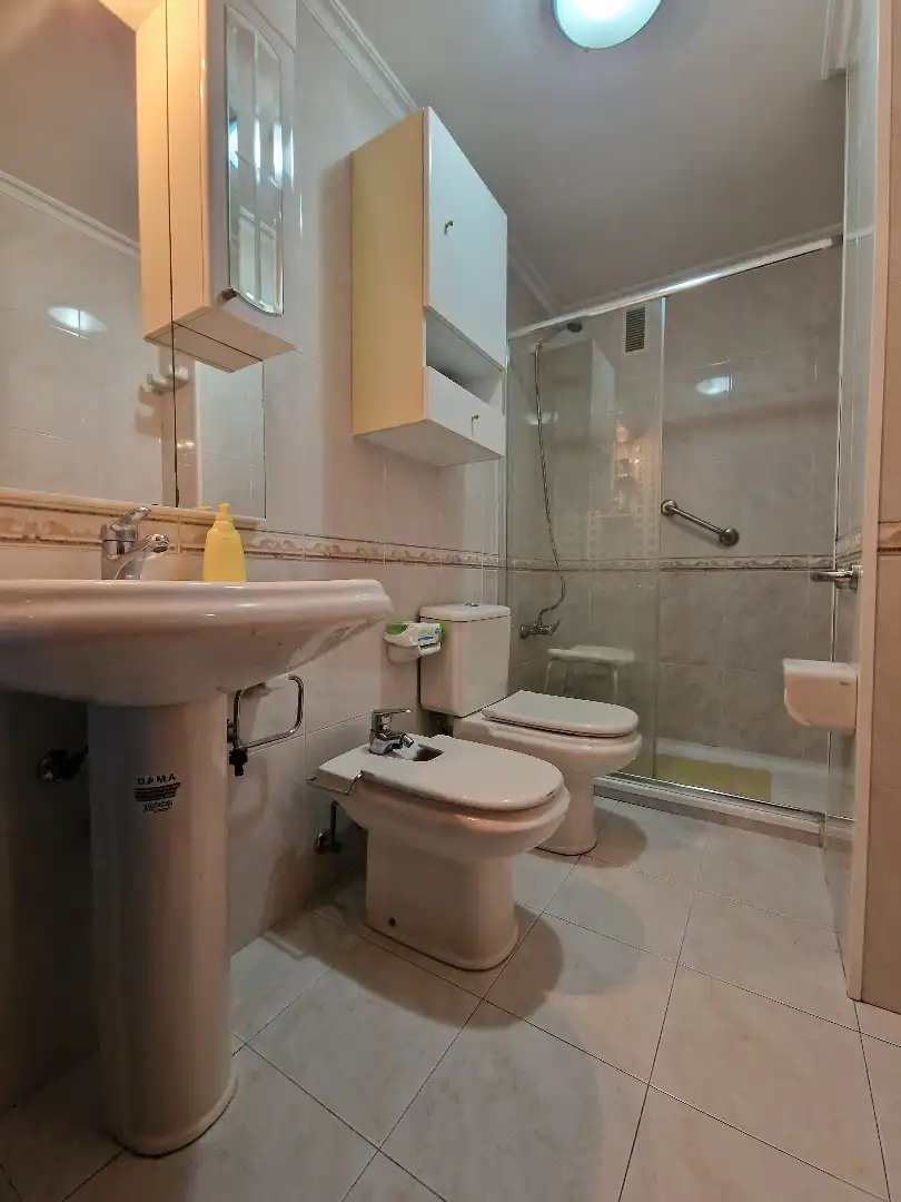 Baño de Piso en venta en Narón con Calefacción, Parquet y Trastero