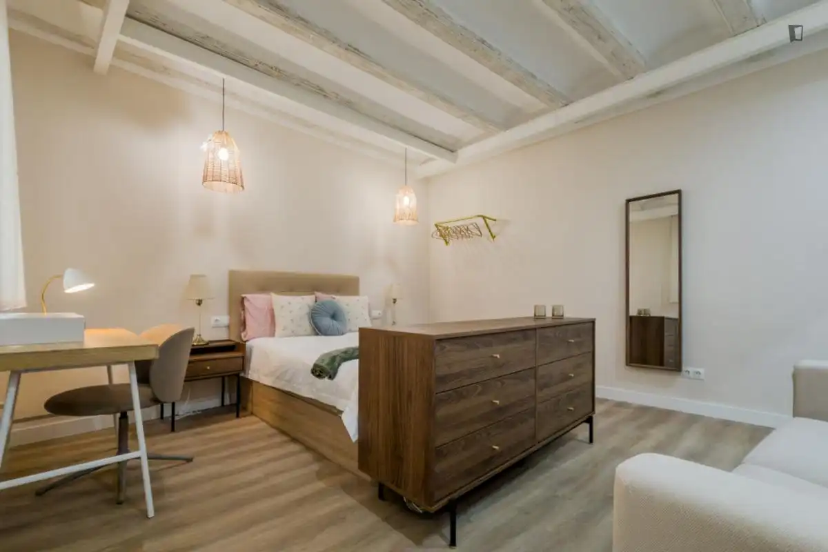 Schlafzimmer von Wohnungen zur Miete in Barcelona mit Klimaanlage, Heizung und Möbliert