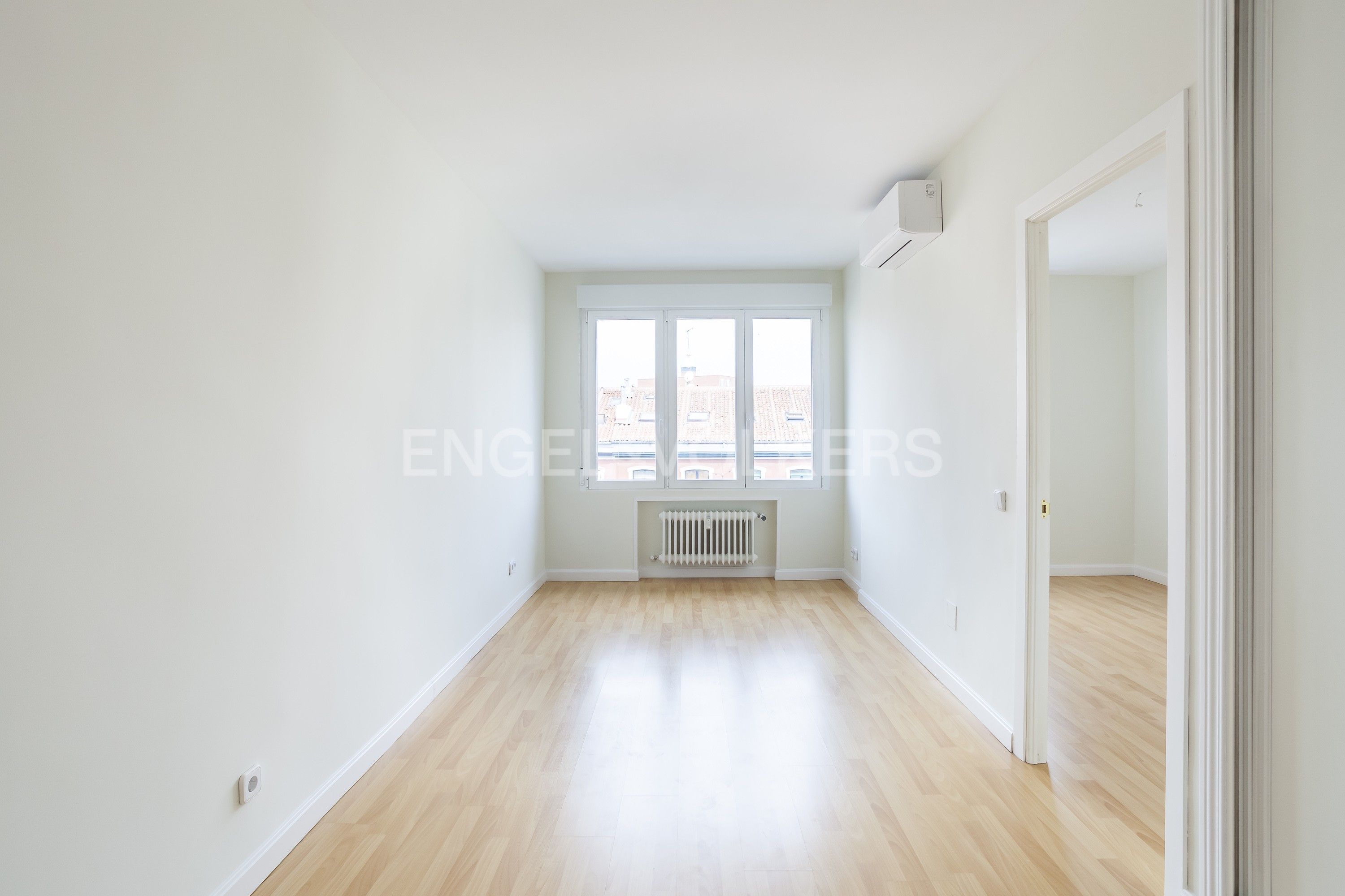 Habitación de Apartamento de alquiler en  Madrid Capital con Aire acondicionado, Calefacción y Parquet